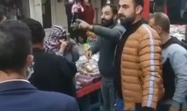 Pazarda hırsızlık yaparken yakalanan kadınlar esnafa saldırdı
