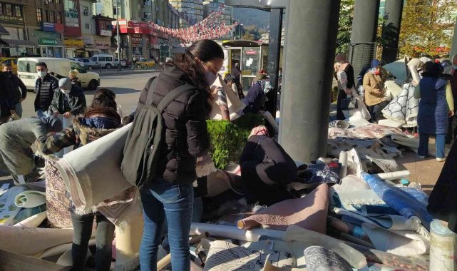 Sabah erkenden halı almaya koştular