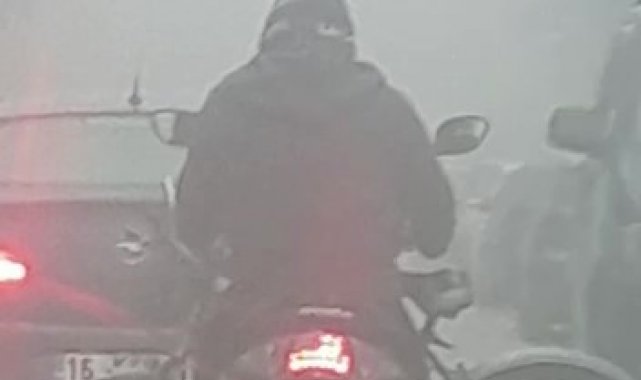 Sisli havada trafikte tehlike saçtı