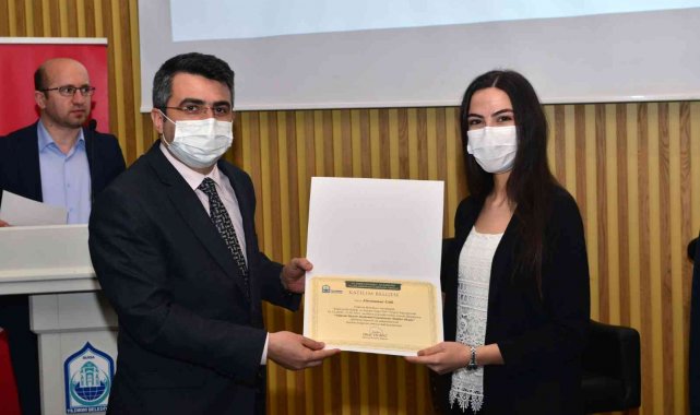 Uyumayan Kütüphane'de eğitimler tüm hızıyla devam ediyor