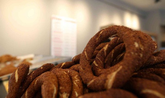 Bursa'da 100 gram simit 3 lira oldu