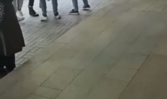 Bursa'da kızlar ''erkek'' yüzünden kavga ettiler