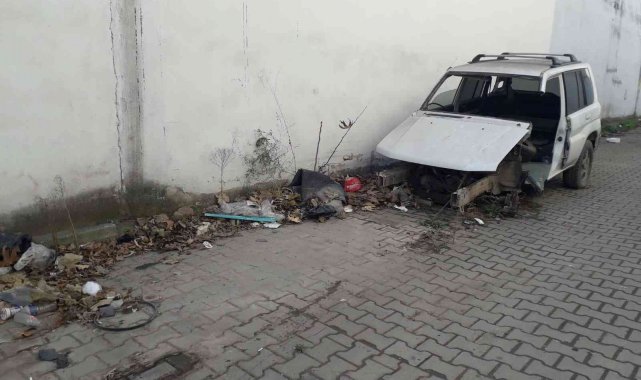 Çevre ve görüntü kirliliği oluşturan hurda araçlar toplanıyor