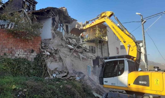 Bir yılda 107 metruk bina yıkıldı