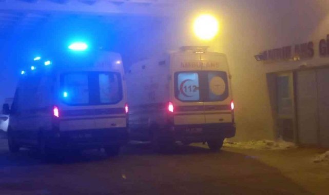 Bitlis'te virajı alamayan araç şarampole yuvarlandı: 5 yaralı