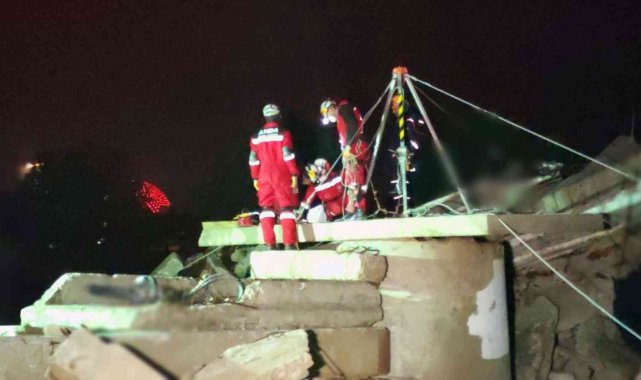 Bursa'da deprem tatbikatı gerçeğini aratmadı - Bursa Haberleri
