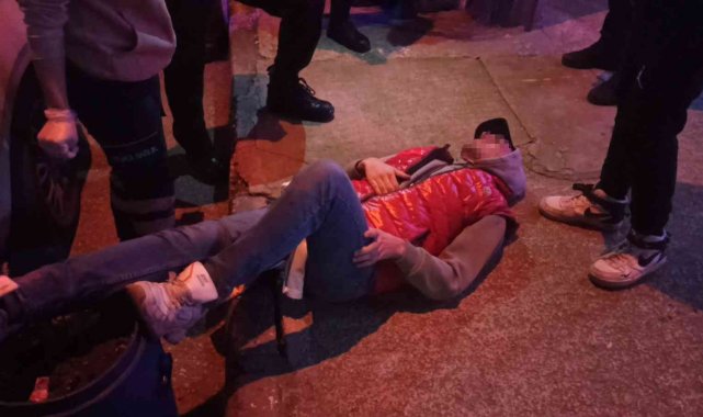 Bursa'da gençlerin kız kavgasında bıçaklar konuştu: 4 yaralı