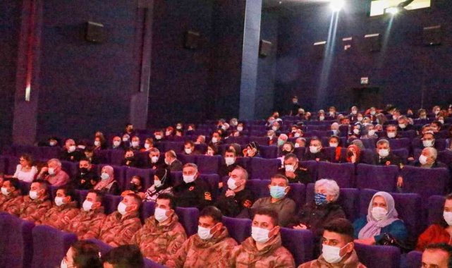 Bursa'da şehit aileleri "Kesişme: Eren İyi ki Varsın" filminde buluştu