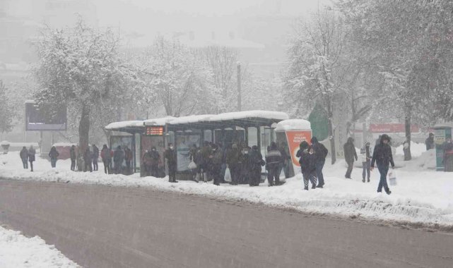 Gaziantep'te yoğun kar yağışı başladı