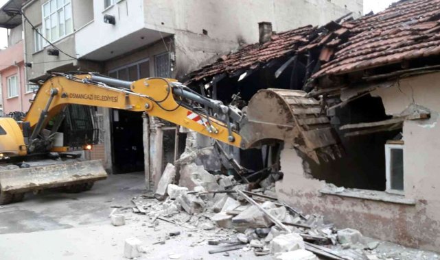 Osmangazi'de metruk bina temizliği