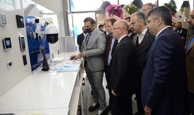 Teknoloji firmasını Başkan Alinur Aktaş açtı