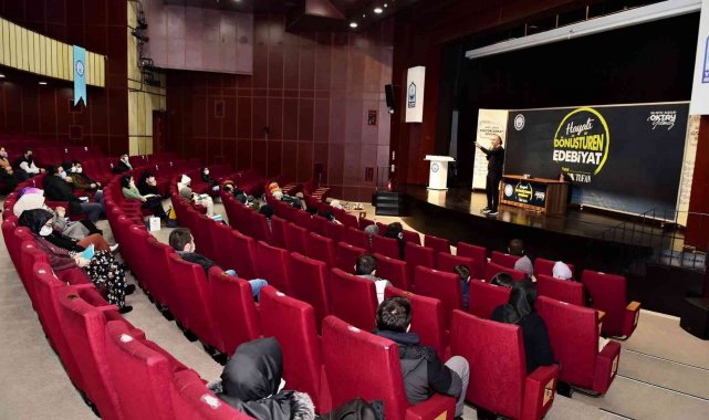 Yıldırımlı kitapseverler Tarık Tufan ile buluştu