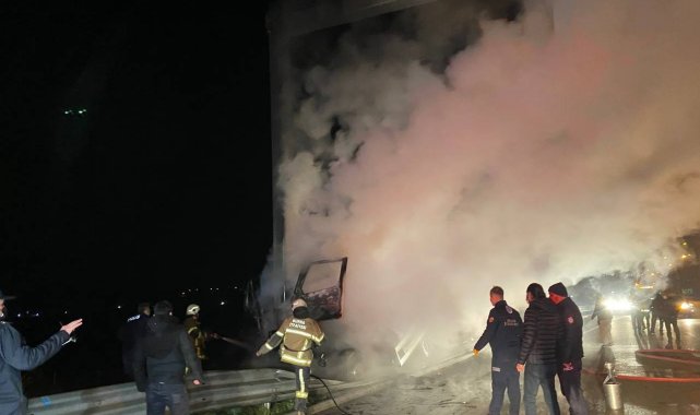 Bursa'da feci kaza: 2 kişi sıkıştıkları kamyonda yanarak can verdiler - Bursa Haberleri