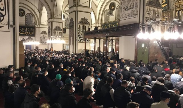 Bursa'da Miraç Kandilinde camiler doldu taştı