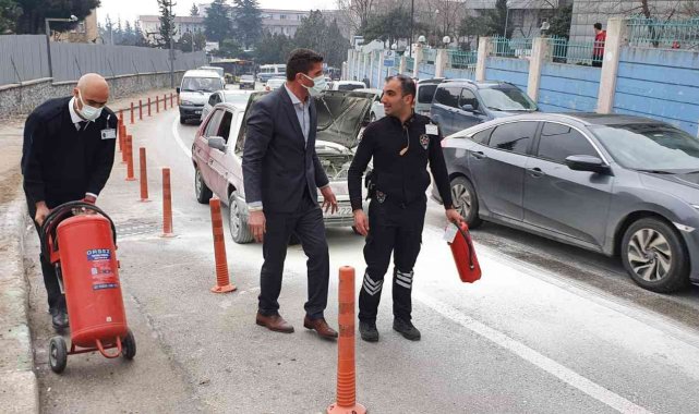 Bursa'da otomobil yangını tüplü müdahale sonucu büyümeden söndürüldü