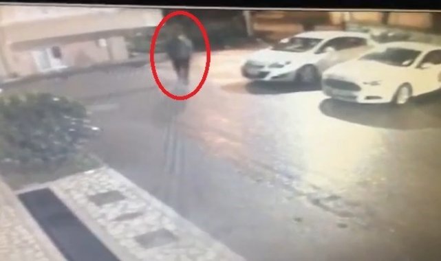 Bursa'da site bahçesindeki motosikleti böyle çaldı