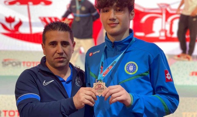 Büyükşehirli sporculardan büyük başarı