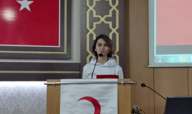 Tıp fakültesi öğrencisi hem kendine, hem de yaşlı kadına hayat oldu - Bursa Haberleri