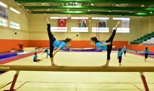Yıldırım Belediyesi'nden çocuklara yaz-kış spor imkânı