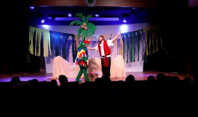 İnegöl'de 6 günlük Tiyatro Festivali başladı
