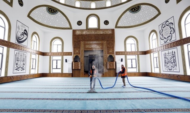 İnegöl'de camiler ramazana hazırlandı