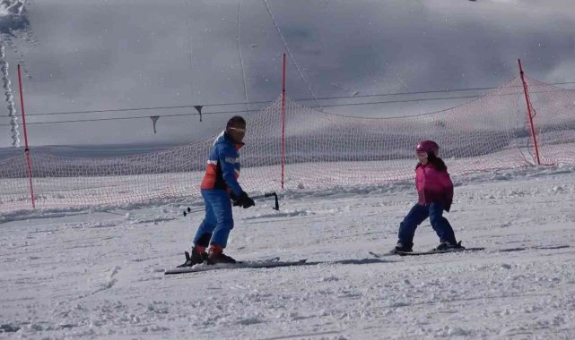 Uludağ'da kar kalınlığı 133 santimetreye ulaştı