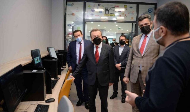 Yazılım mutfağı BUÜ'de hizmete açıldı