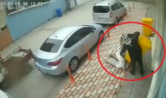 Yok artık...Çöp konteynerlerini böyle çaldı