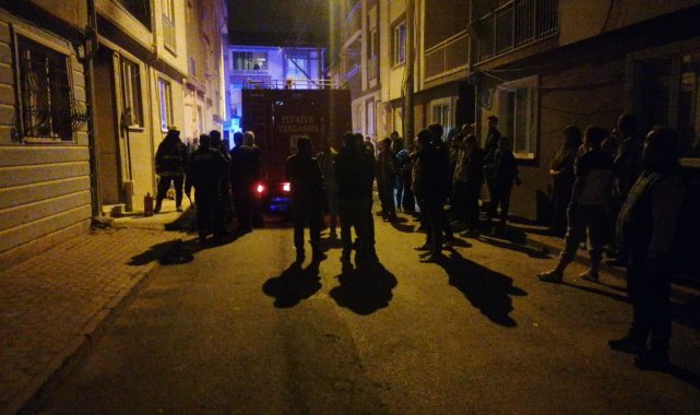 Apartman yangını mahalleliyi sokağa döktü