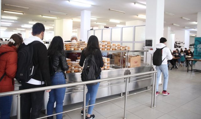Nilüfer Belediyesi'nden öğrencilere iftar yemeği