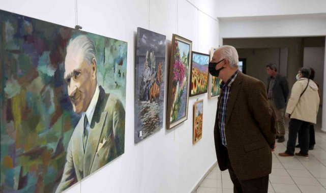 Nilüfer'de kursiyerler çalışmalarını sergiledi