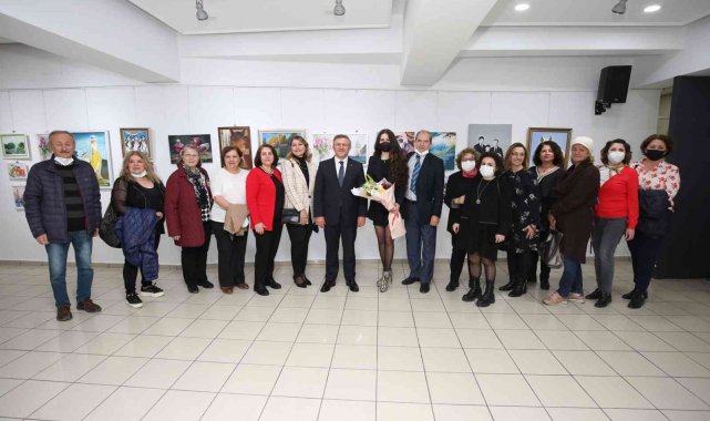 Nilüfer'de kursiyerlerin yaptığı resimler hayran bıraktı