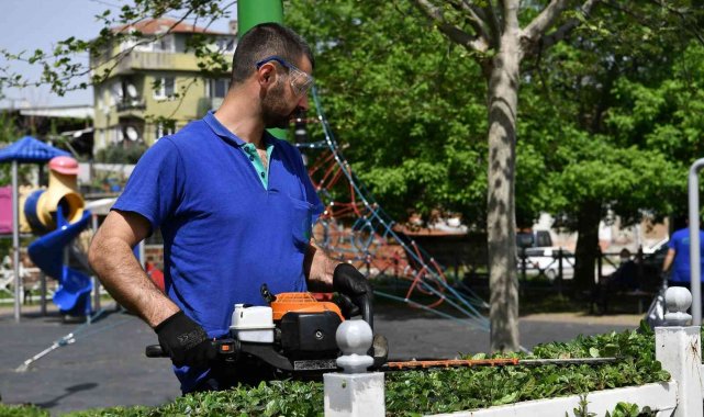 Parklara 'bahar' bakımı