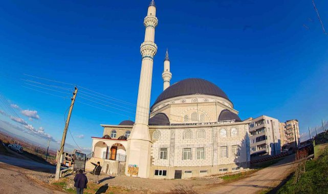 Şehitler Camisi ibadete açıldı
