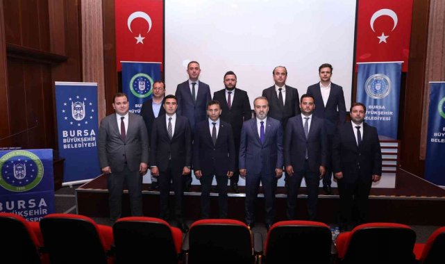 Bursa Büyükşehir Belediyespor Kulübü'nde Gökhan Dinçer güven tazeledi