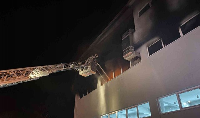 Bursa'da korkutan fabrika yangını