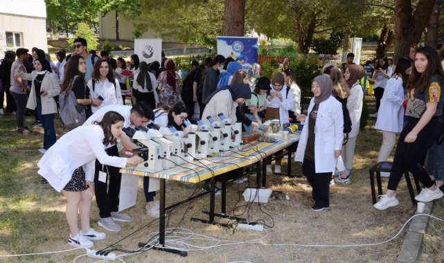 Öğrencilerin projeleri 'Bilim ve Sanat Şenliği'nde sergileniyor