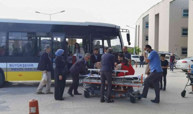Toplu taşıma şoförü fenalaşan kadın yolcuyu hastaneye yetiştirdi