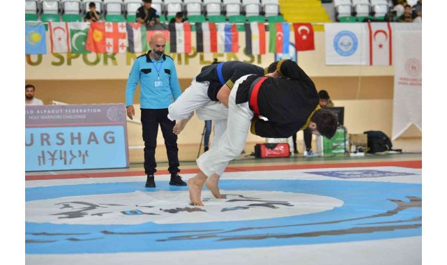 Alpagut Dünya Kupası'nda Yıldırım rüzgarı