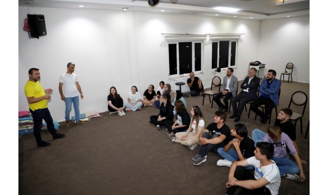 İnegöl Şehir Tiyatrosu'na doğaçlama eğitimi