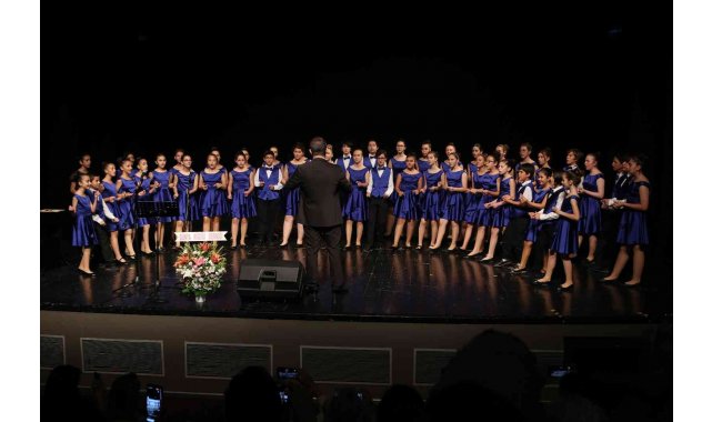 Nilüfer Çocuk Korusundan harika konser