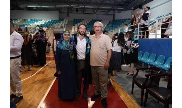 Serebral palsi hastası genç mücadele etti, mühendis olmayı başardı