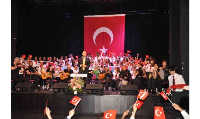 TKM'de Gençleşen Türküler rüzgârı