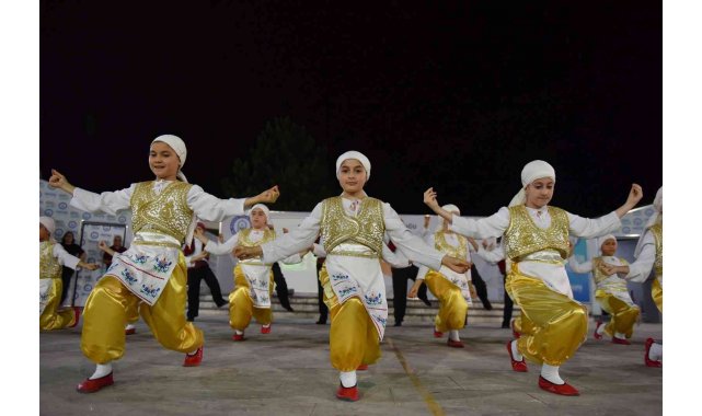 Yıldırım 'da 'Erguvan Zamanı' coşkusu