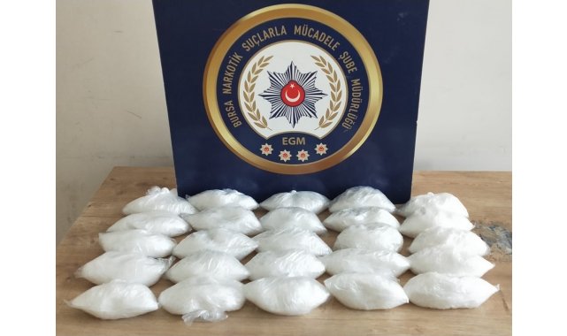 Yok artık...Uyuşturucu tacirleri 5 kilo uyuşturucuyu bebek bisikletine sakladı