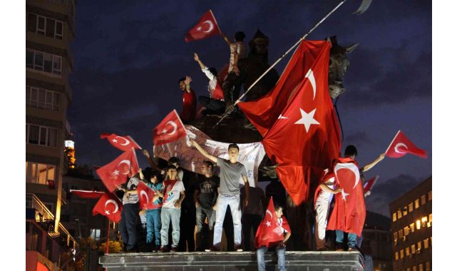 Ak Parti Bursa İl Başkanı Davut Gürkan darbe gecesini anlattı