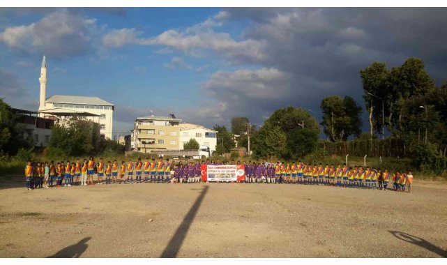 Antrenman yapmak için her gün 4 kilometre yürüyorlar