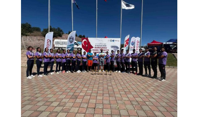 Bursa Büyükşehir'den kanoda büyük başarı