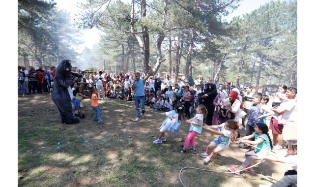 İnegöl Belediyesi personeli piknikte stres attı