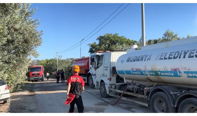 Kaynak makinesinden sıçrayan kıvılcım çiftliği küle çevirdi, o anlar dronla havadan görüntülendi
